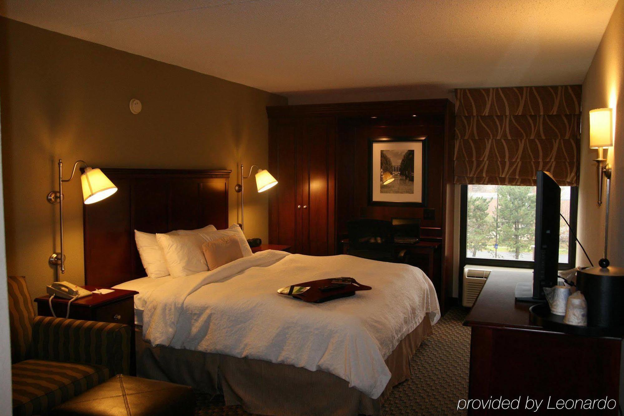 Hampton Inn Detroit Madison Heights South Troy Номер фото